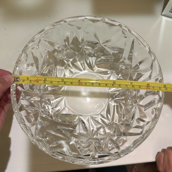 Tiffany and Co. Rock Cut Crystal Bowl - Picture 4 of 4